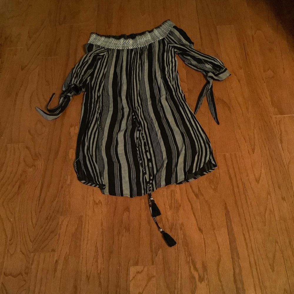 Top - Picture 2 of 5